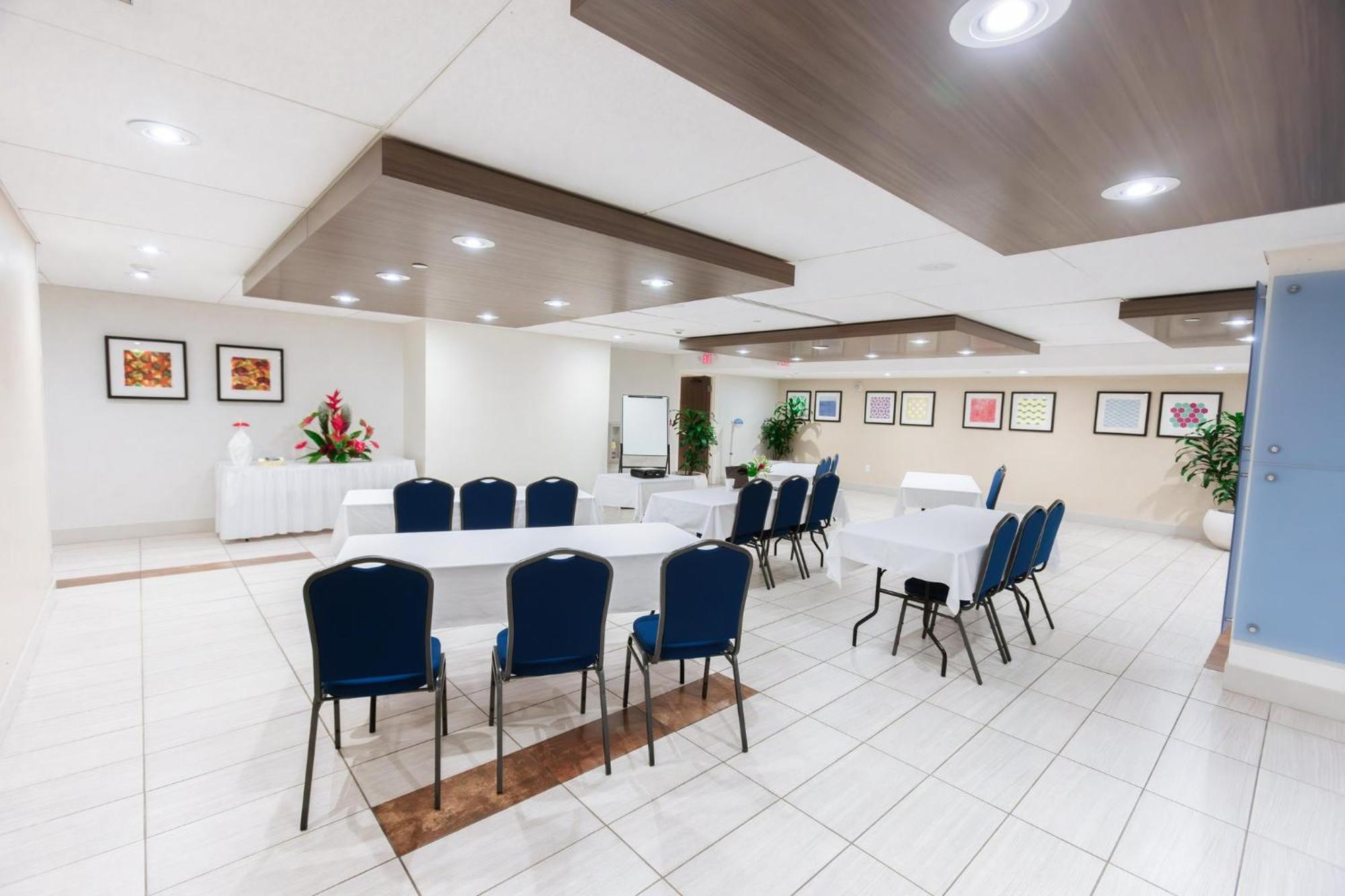 Holiday Inn Express Waikiki By Ihg Χονολουλού Εξωτερικό φωτογραφία